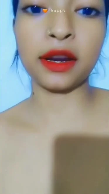 Hot Sexy Indian Girl Showcasing Her Assets On Cam