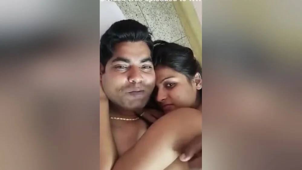 Today Exclusive- Desi Lover Kissing