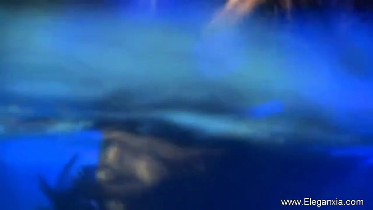 Indian Babe Dances And Gets Nude