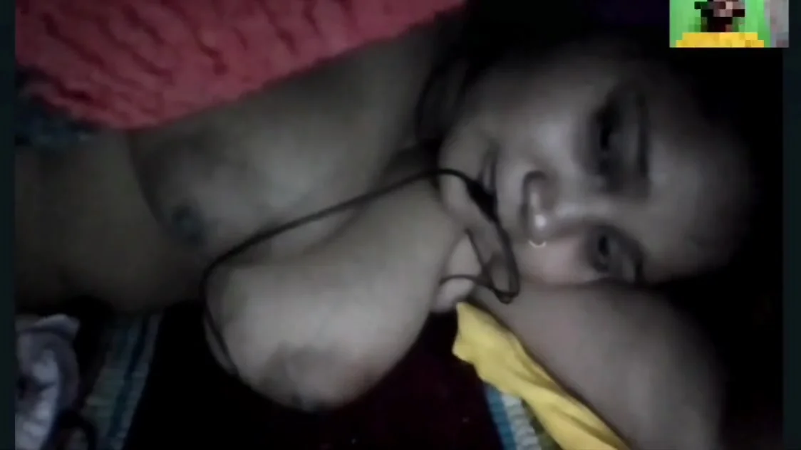 Stepsister Pussy Hard Fucked By Her Stepbrother, She Is Wearing A Saree