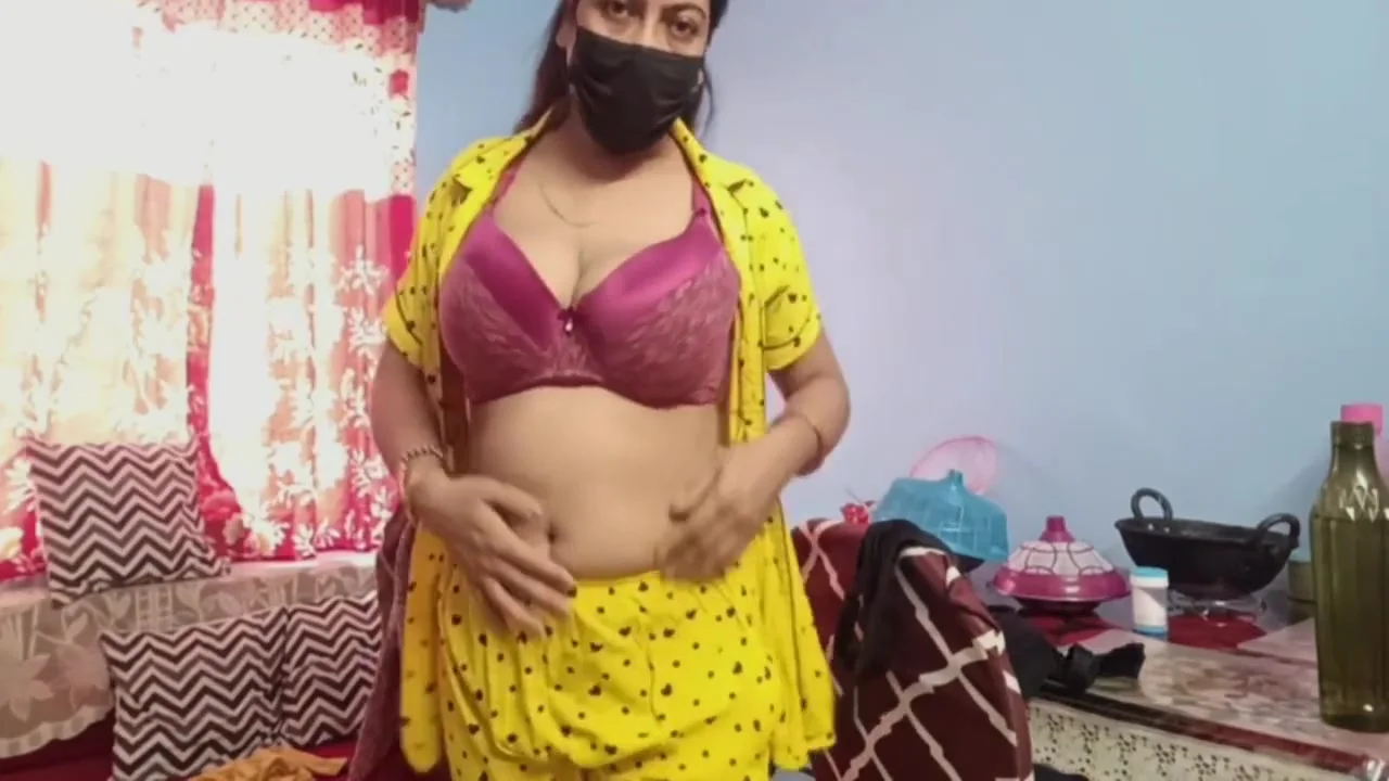 Hot Pussy - Indian Big Tits Aunty Changing Saree Slowly, Hairy Pussy Tease By Hot Desi Stepmom Homemade