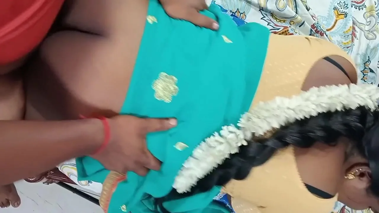 Tamil Stepmom Got Painful Anal Fuck With Her Stepson, Moaning