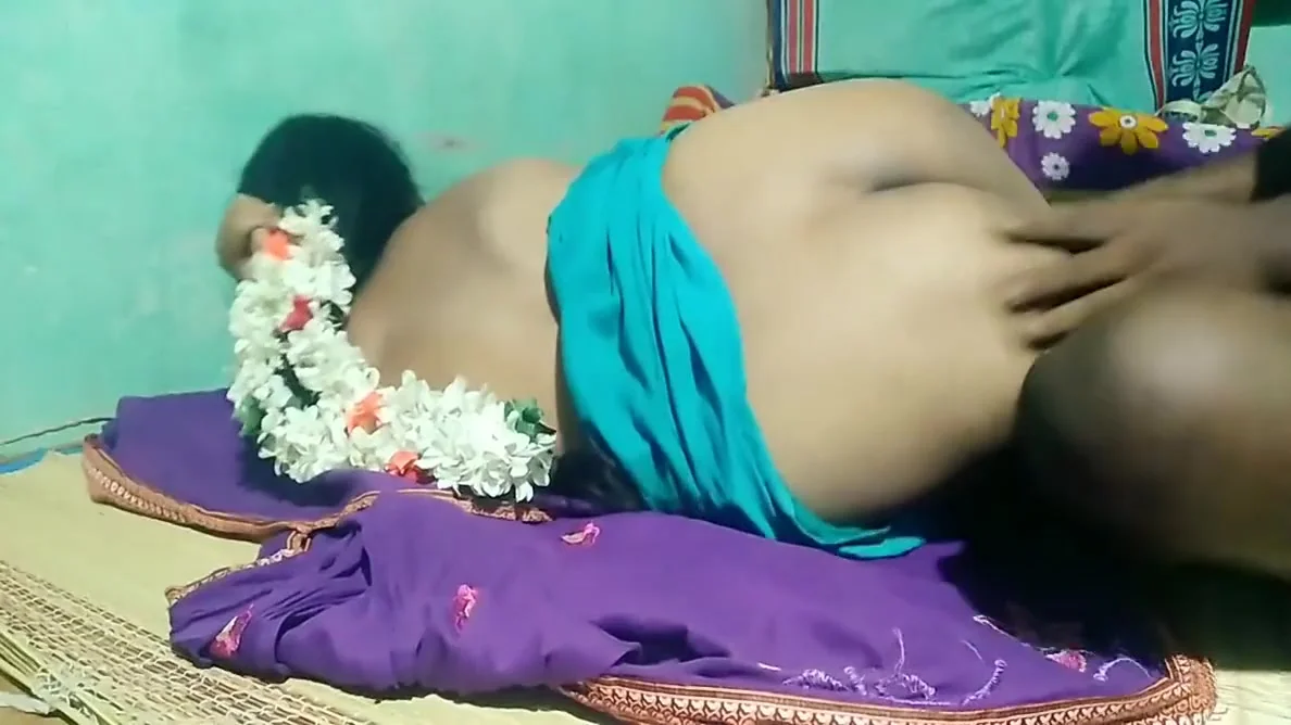 Desi Aunty Body Pain Oil Massage