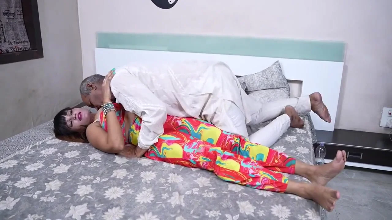 Indian Stepdaughter Seduced Her Stepdad To Fuck Her Pink Pussy Sucking Big Dick Riding On