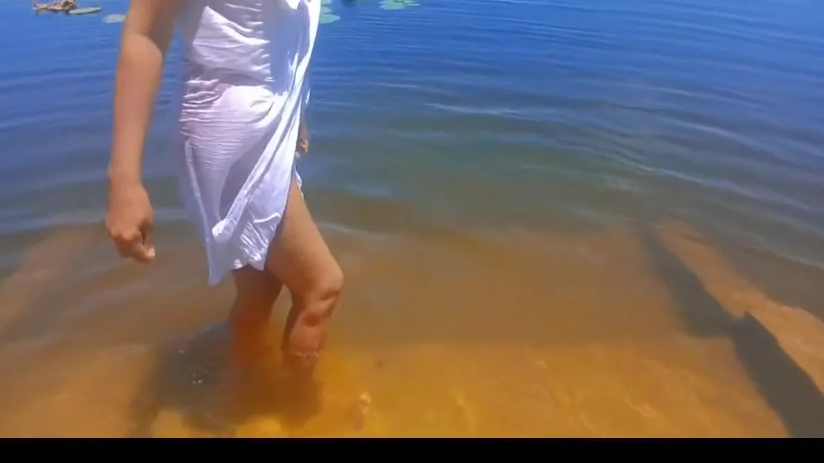 Srilankan Hot And Sexy Girl Outside Bathing Natural Place.hot Wife Sharing Video.srilankan Sexy Video Showing H P