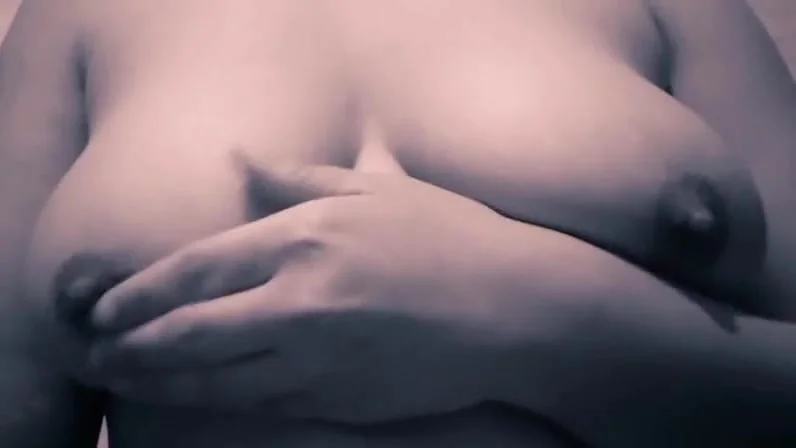 Desi Bhabhi Showed Her Big Boobs And Horny Nipples