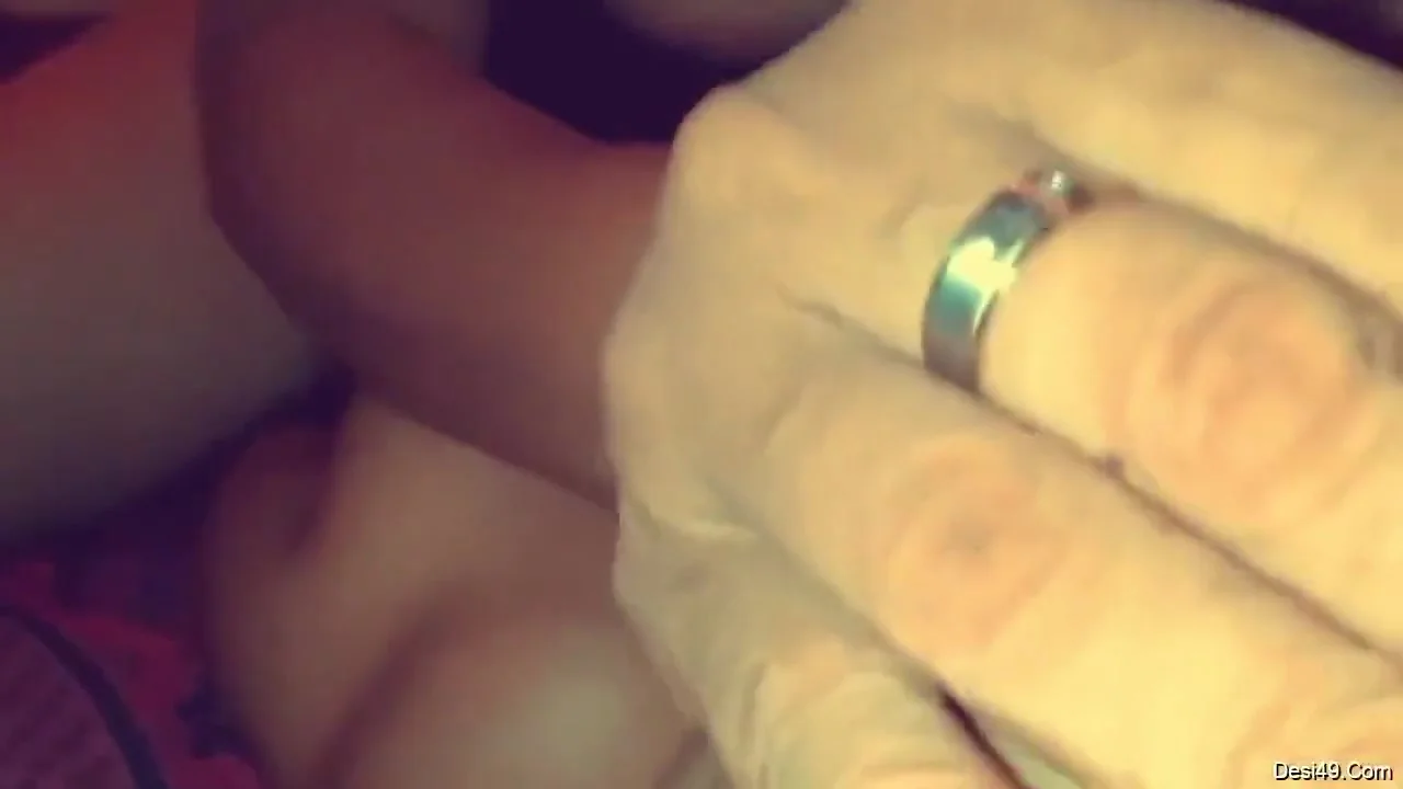 Today Exclusive- Horny Desi Wife Give Nice Handjob To Hubby