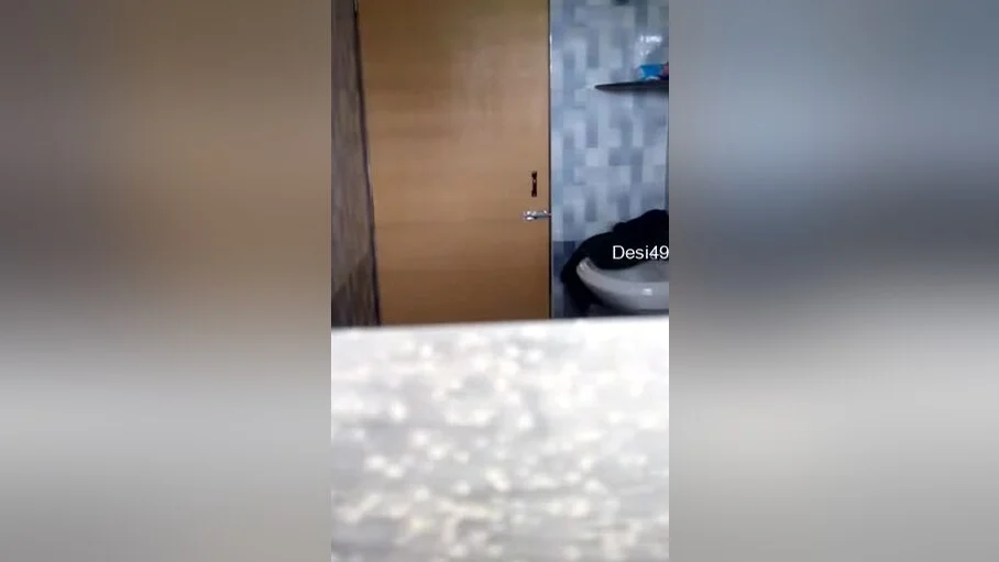 Today Exclusive- Desi Girl Priya Ready For Bathing