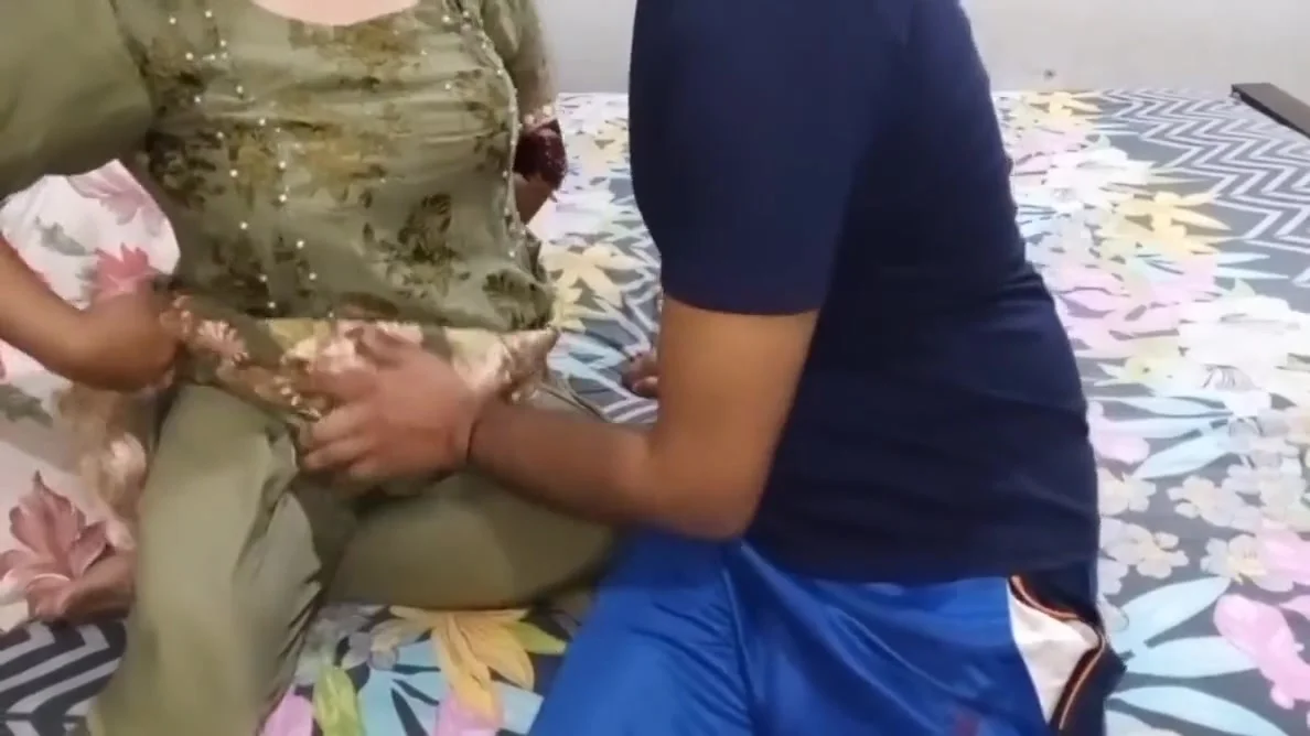 Stepsister - Stepbrother Secret Sex Story With In Hindi Audio