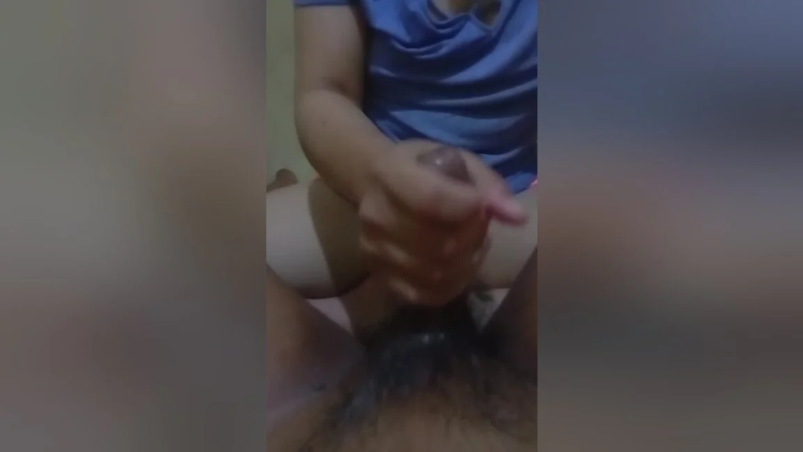 Awek Melayu - Saw My Maid Licking My