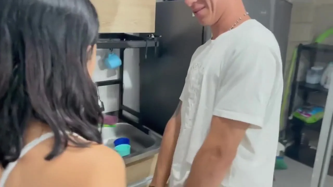 Me Follo Duro A Mi Hermanastra En La Cocina