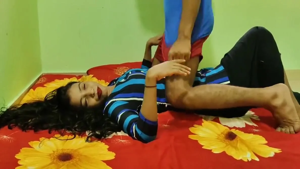 Indian Bahu Get Fucked In Her Tight Pussy By Old Sasur Ji During Daytime