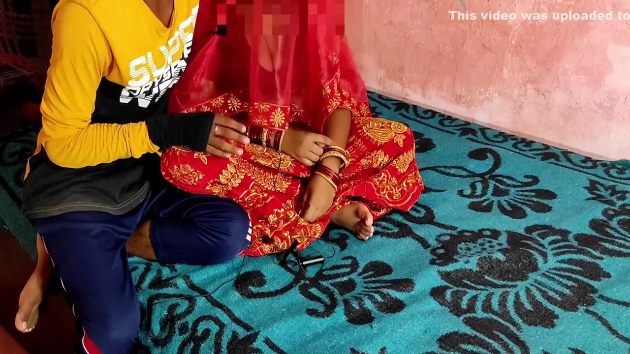 Sasur Ne Bahu Ko Suhagraat Wale Din Chod Dala - Indian Girl Sex - Honey Moon