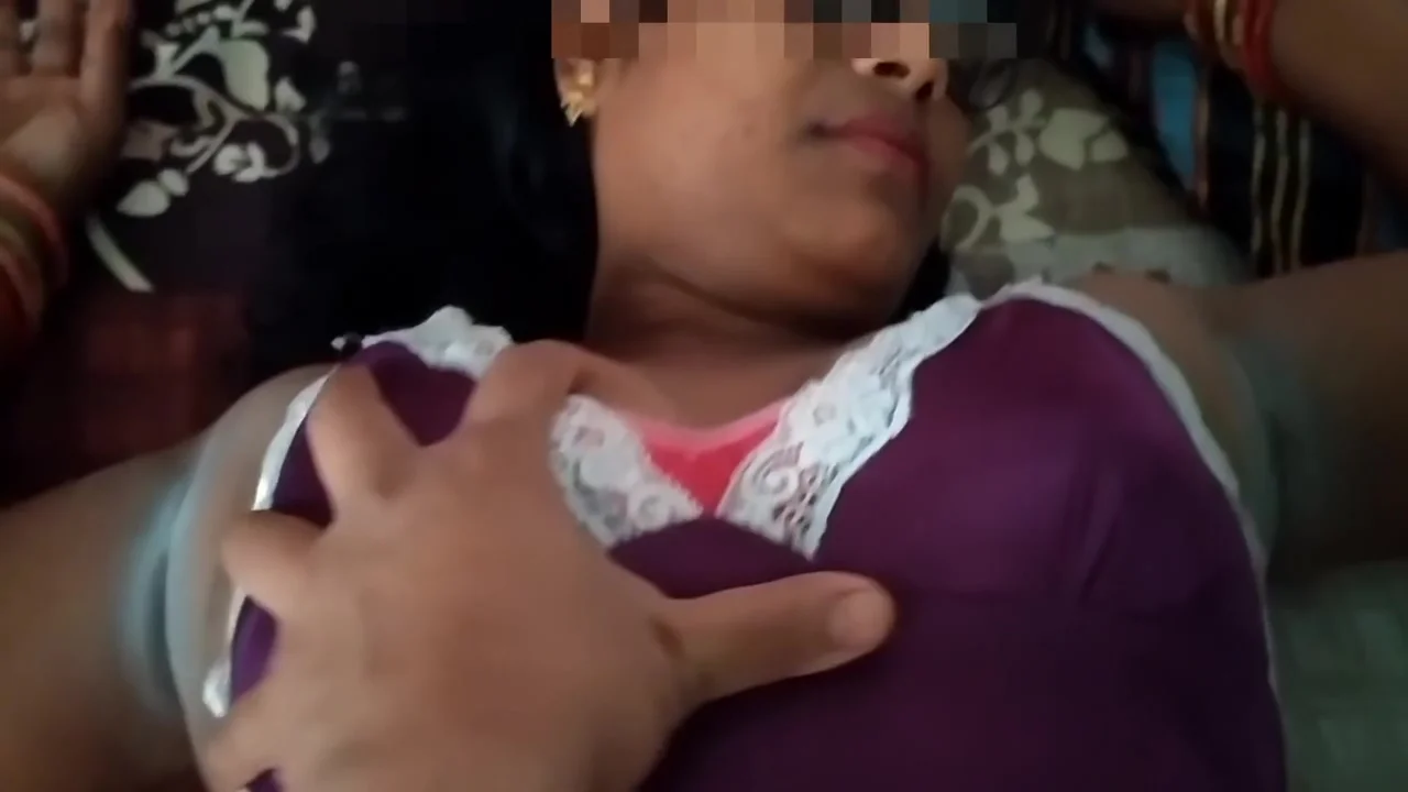 Indian Hot College Girlfriend Bebe Sucking And Fucking At Missionary