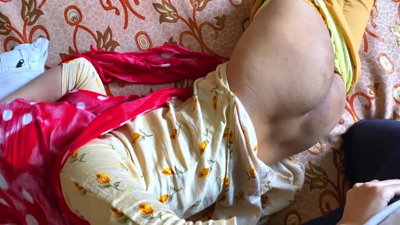 Badi Soteli Bahin Ki Double Roti Jaisi Gaand Ki Chudai With Hindi Audio Sex