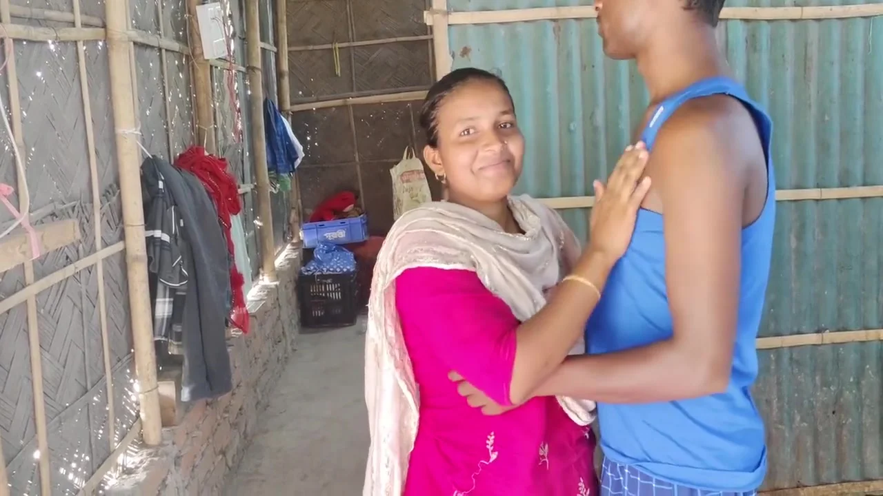 Natural Village Bhabhi And His Devar - Devar Bhabhi