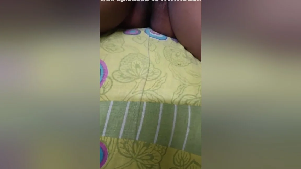 Mallu Aunty Hot Scenes With Brinjal