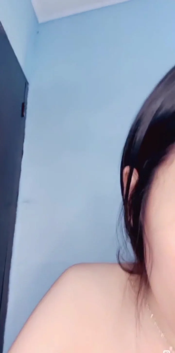 Horny Girl Caught Squirted Multiple Times In Boarding Room College