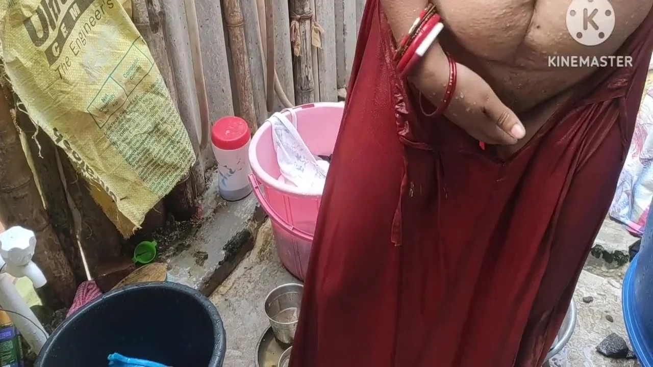 Garam Garam Jawani Aur Garma Garam