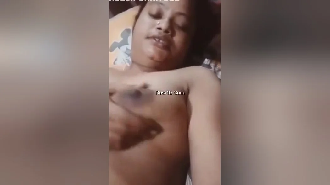 Bhabhi Shows Her Boobs And Pussy