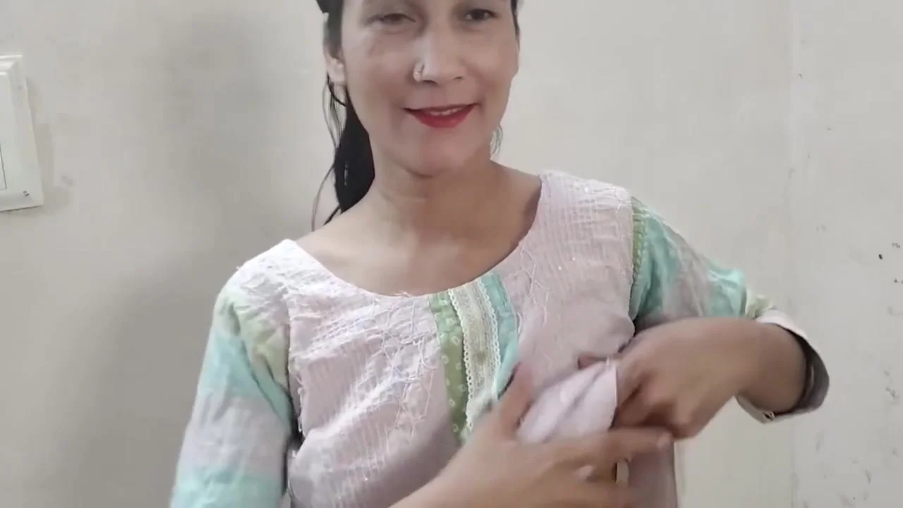 Bhabhi Ko Ghar Me Band Kar Ke Pel Diya