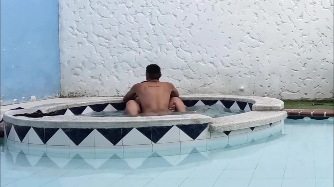 Caught Indian Brunette With A Big Ass Is Fucked Outdoors By A Stranger While Her Husband Is Resting