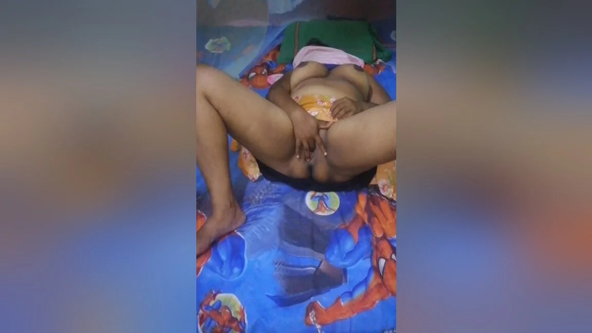 Sri Lankan Aunty Hit Her Ass Hole And Pussy Using Double Side Dildo Home Made Closup Video