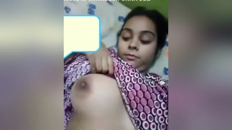 Today Exclusive- Cute Desi Girl Showing Her Boobs On Video Call