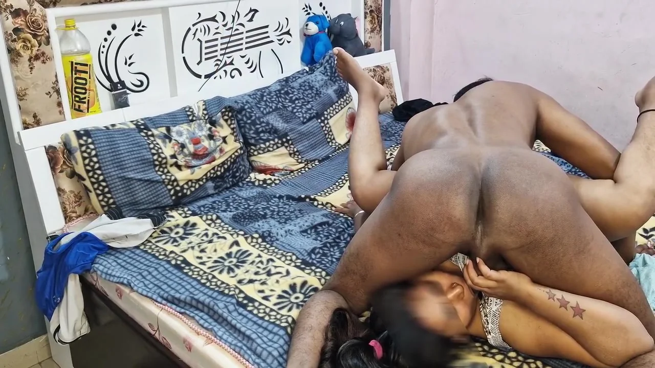 Teacher Invites Her Student 18+ To Her House She Wanted To Fuck