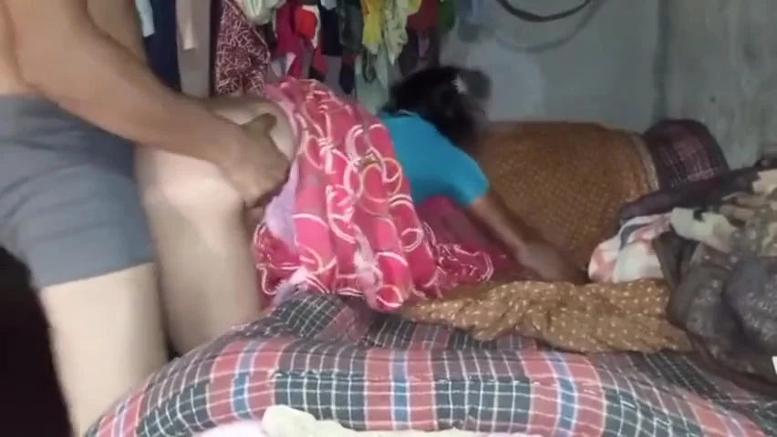 Kawari Bhabhi Ki Chudai Dog Style Me Banake Choda With College Girls