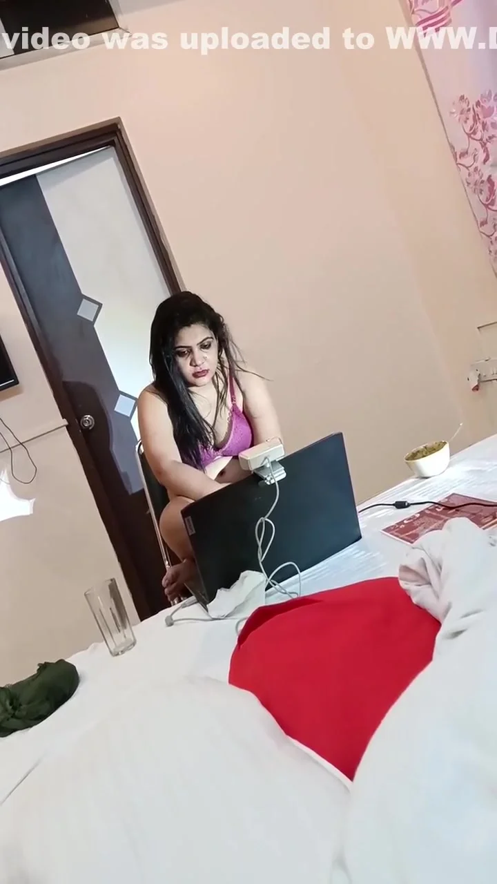 Hot Video Of A Desi Girl