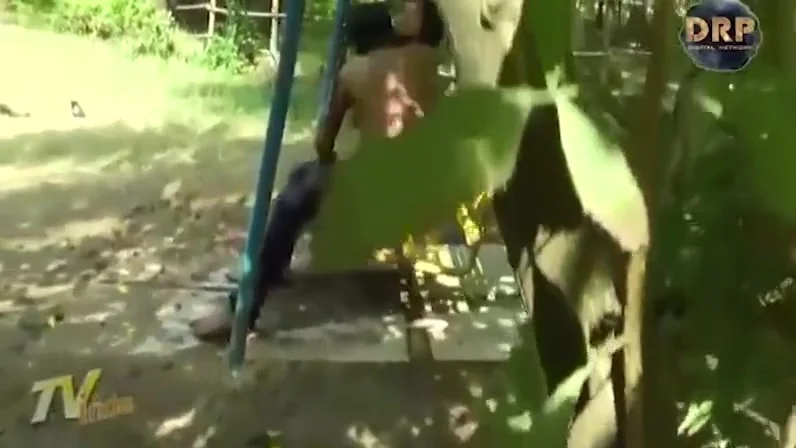 Trainer Ne Kari Ghar Akar Bathroom Me Chudai With Indian Bhabhi