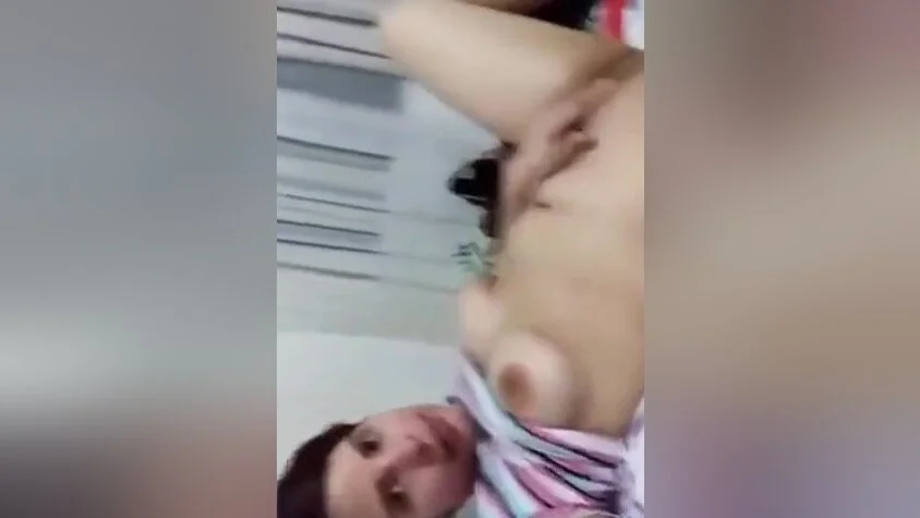 Today Exclusive- Horny Girl Showing Her Boobs And Wet Pussy