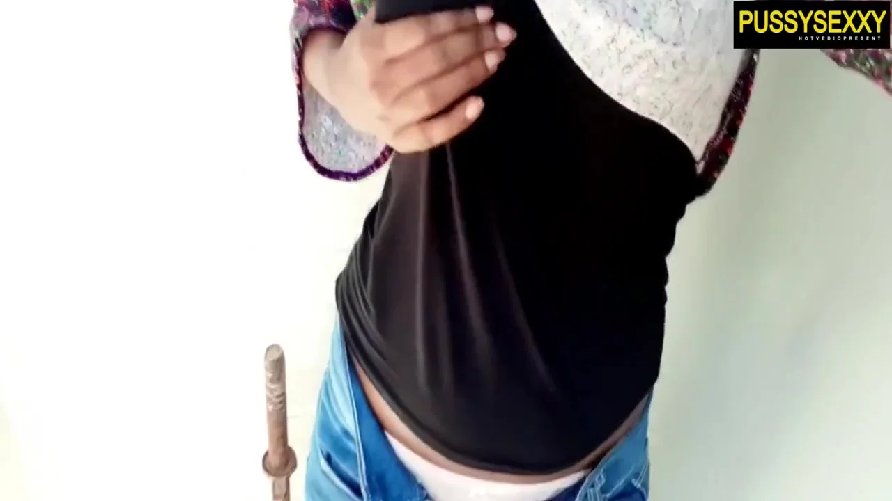Indian Girl In Public Washroom Full Video - Sri Lankan And Horny Lily