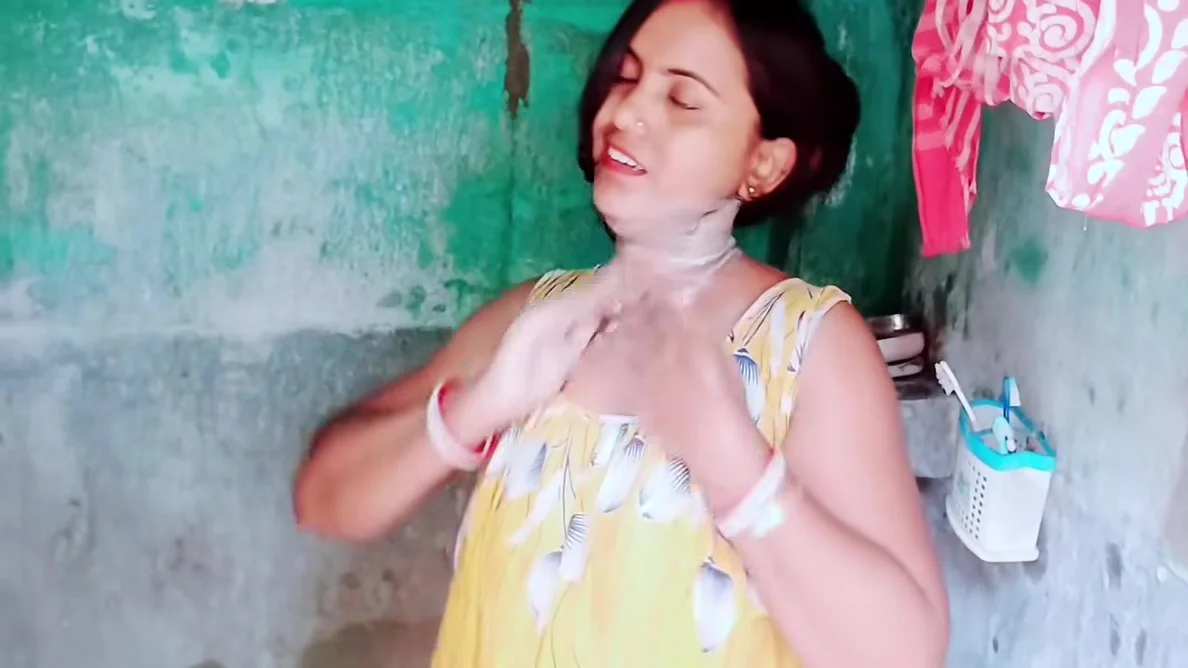 Bathroom Kaamwali Desi Beautiful Girl Tight Pusssy First Time Xxx Videos, Desi Beautiful Village Girl Sex Videos