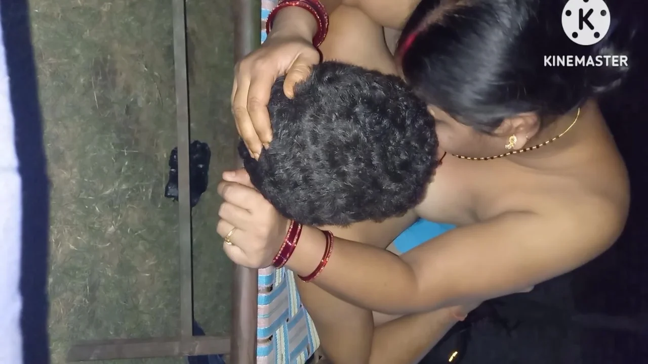 Secretly The Guy Took The Hot Sexy Kitu Bhabhi Outside In The Garden And Fucked Her