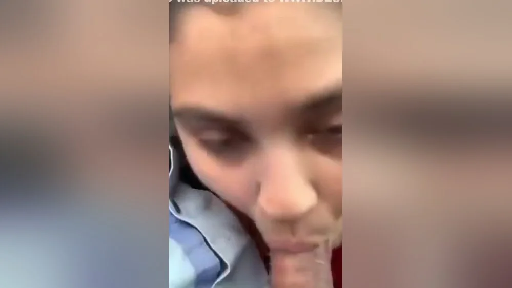 Today Exclusive-sexy Desi Girl Give Blowjob