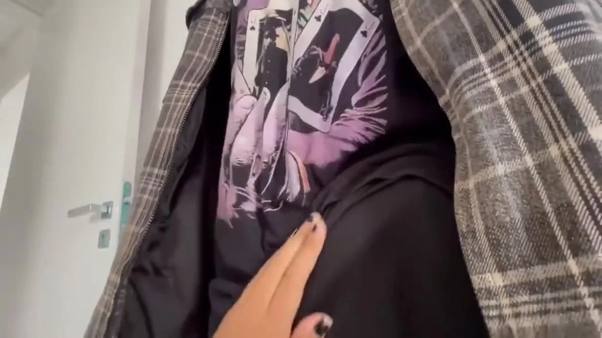 I Called A Delivery Man I Was Alone Very Horny