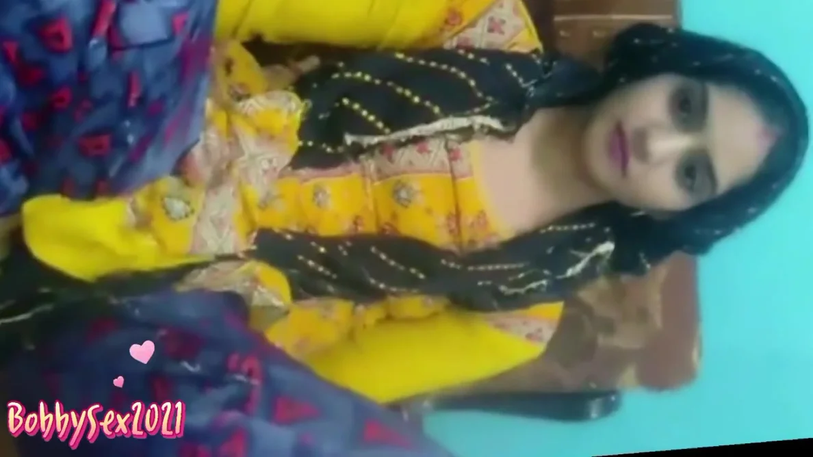 Bobby Bhabhi Was Fucked By Pizza Delivery Boy In Her House Behind Husband