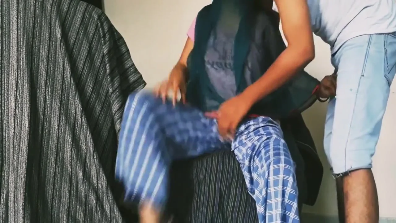 Muslim Bhabhi Ko Kitchen Me Khade Khade Choda - Cum Swallowing Bhabhi