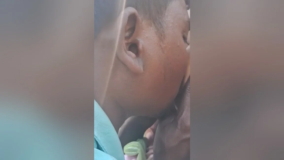 Pati K Dost Ne Gaw K Khet Me Mujhe Chodliya