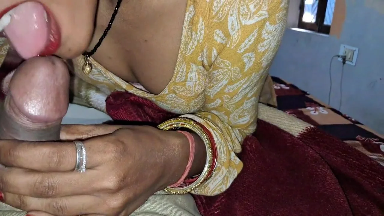 Bhabhi Caught Masterbating Get Fuck Her Wet Pussy