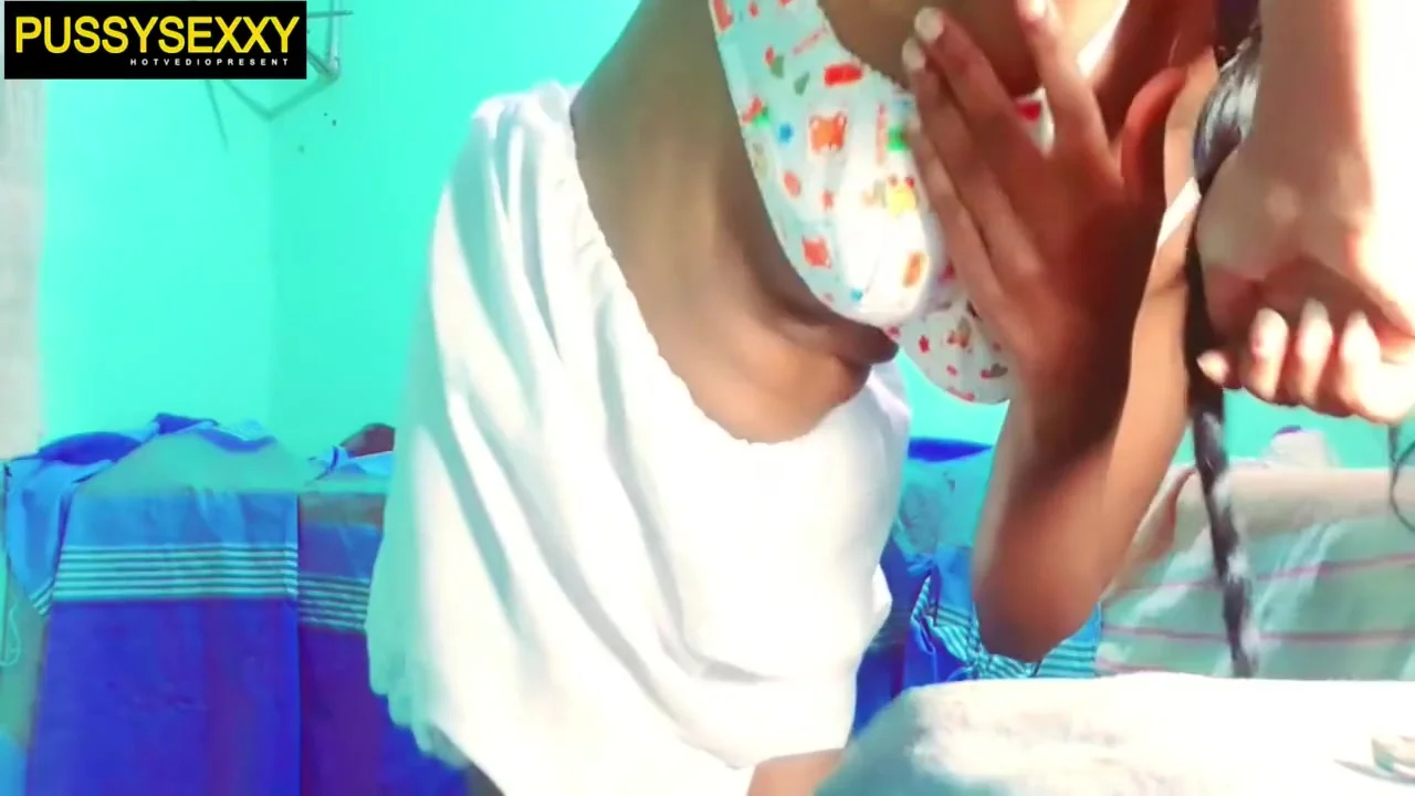 Sri Lankan - Girl Sex පැඩ් මාරැ කරනවා බලන්න ආස කොල්ලන්ට