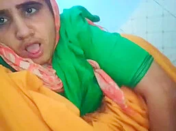 Naughty Village Wife Fingering Pussy Selfie Mms