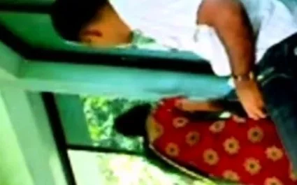 Bangladeshi Muslim girl Farzana fucking her bf secretlly