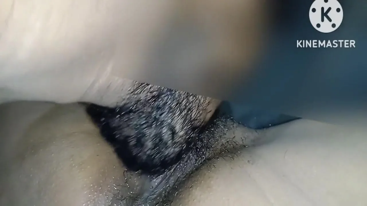 Mere Pados Bale Ek Devar Ne Meri Chat Chat Ke Lal Karadi