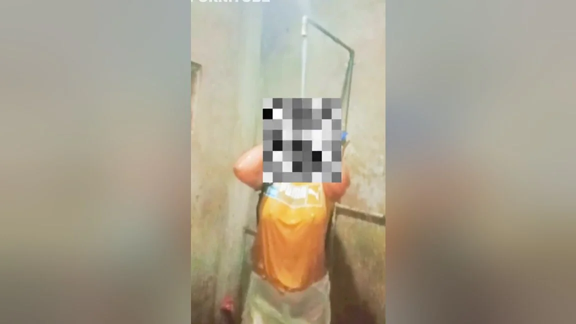 Srilankan Sexy Girl Showing Video.vilage Girl Bathing Natural Place.asian Women Sexy Video Srilankan Sexy Girl