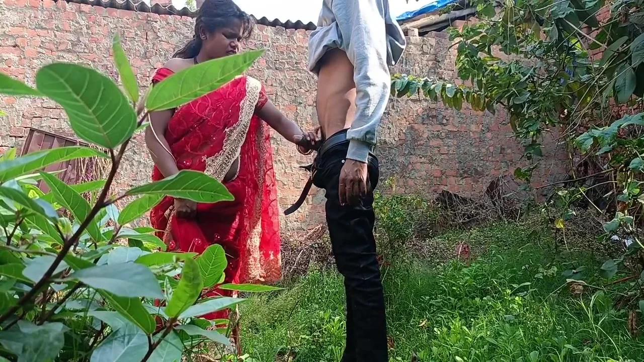 Newly Married Hot Indian Bhabhi Outdoor Real Sex Video