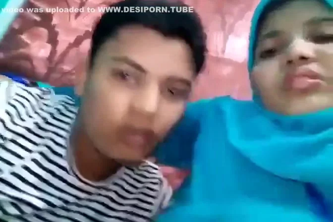 Bangladeshi College Lover Sucks On Her Boobs