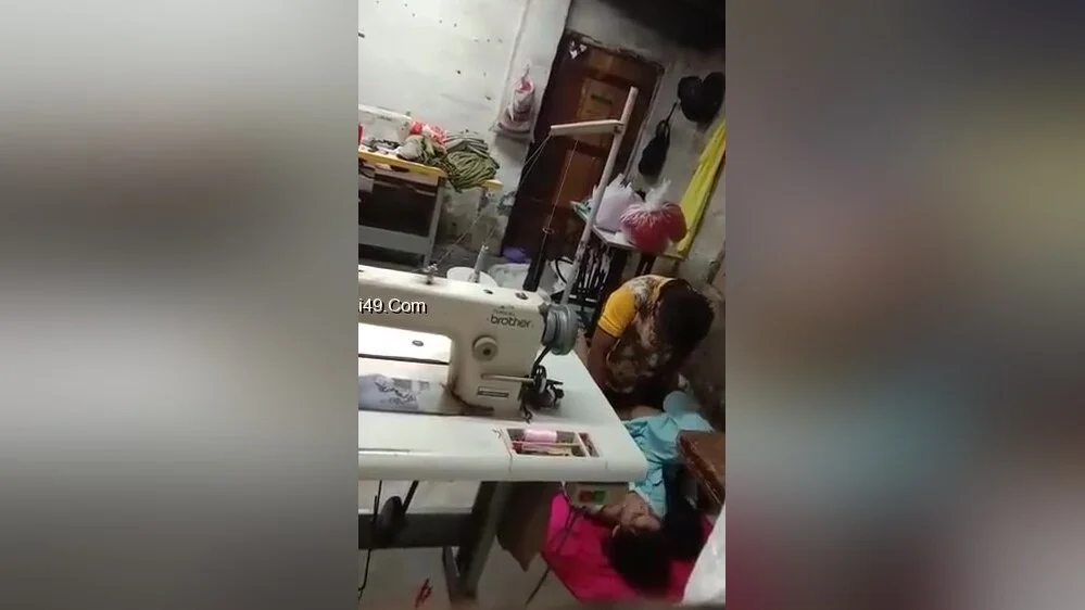 Today Exclusive- Lover Fucking In Trailer Shop